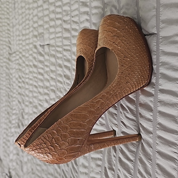 Nude snake skin texture heels - Picture 2 of 7